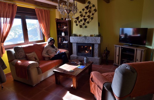 San Bartolome de Tormes Cottage | Spa in the house and an unbeatable view of Gredos.