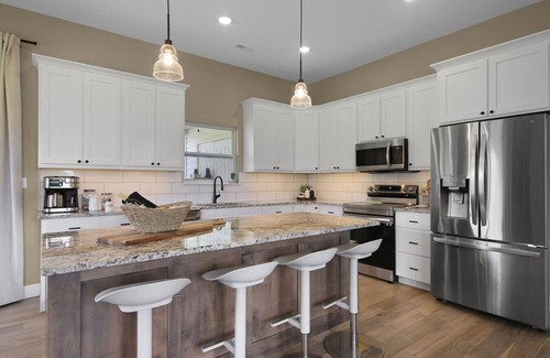 Columbia House | Spa Like Retreat in Columbia