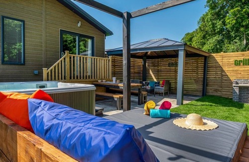 Raywell Ski Chalet | Spa Lookout (Pet Garden)