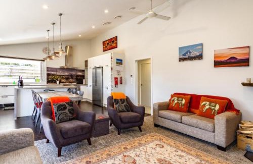 National Park Village House | Spa Pool Serenity - National Park Holiday Home