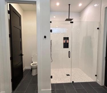 Manchaca House | Spa Steam Room Jacuzzi Pool Events