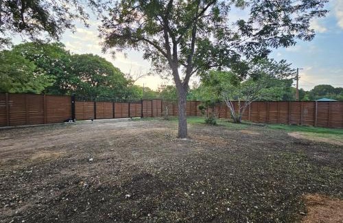 Manchaca House | Spa Steam Room Jacuzzi Pool Events