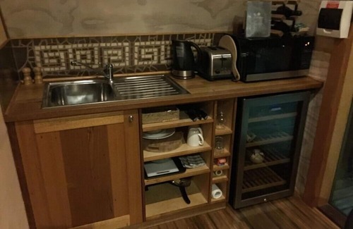 Adventure Bay Apartment | Spa Suite Bruny island