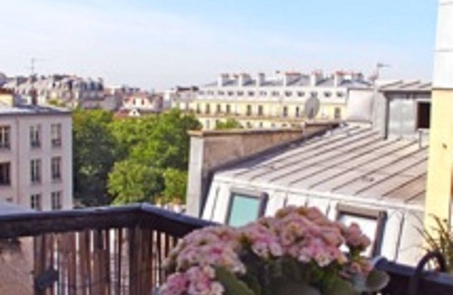 Quartier de la Folie-Mericourt Apartment | Space, light, calm, character . in the heart of Paris