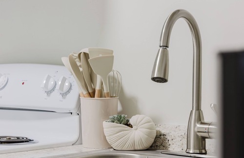 Lexington Apartment | Space That Feels Homely Newly Renovated Unit 2 Your Perfect Home Away from Home