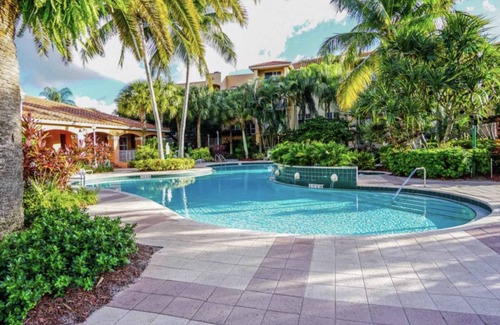 Pembroke Pines Apartment | Spacious 1/1 in Pembroke w/pool gym & self parking