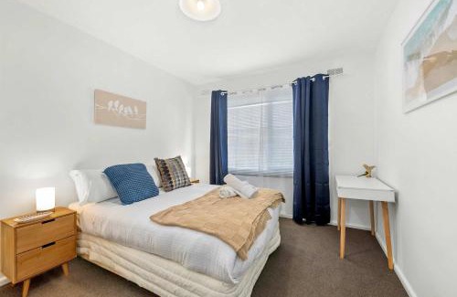 Glenroy Apartment | Spacious 1-Bedroom Apartment with Car Space