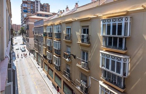 Ensanche Centro Apartment | Spacious 1-Bedroom Apartment in Central Malaga with French Balcony and High-Speed WiFi
