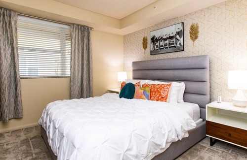 Irvine Business Complex Apartment | Spacious 1 Bedroom | Irvine Jamboree | Pool | Parking | WiFi | Extended Stay