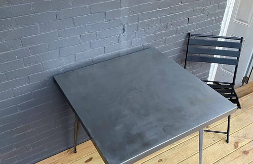 East Parkside Apartment | Spacious 1 bedroom near Phila Zoo/Fairmount Park. Rear Deck, Wifi, Coffee Maker