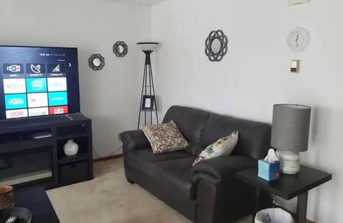 Bismarck Apartment | Spacious 1 BR Apartment located above a Salon.