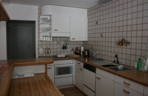 Horw Condo | spacious 1-room apartment (65 sqm) with kitchen, separate bathroom with shower