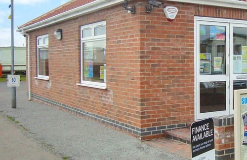 Skegness House | Spacious 12ft wide caravan with one double and one twin.