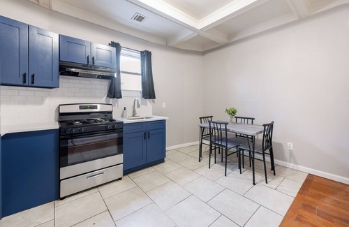 Lower Vailsburg Apartment | Spacious 14-bedroom house in charming Newark with WiFi, AC