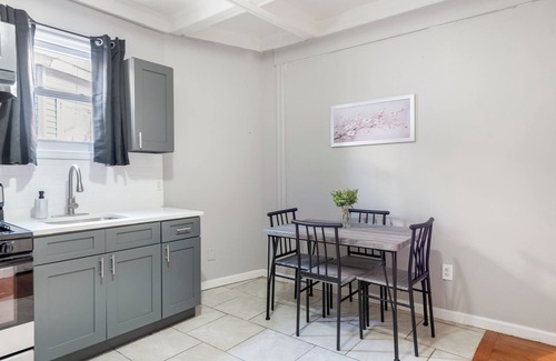 Lower Vailsburg Apartment | Spacious 14-bedroom house in charming Newark with WiFi, AC