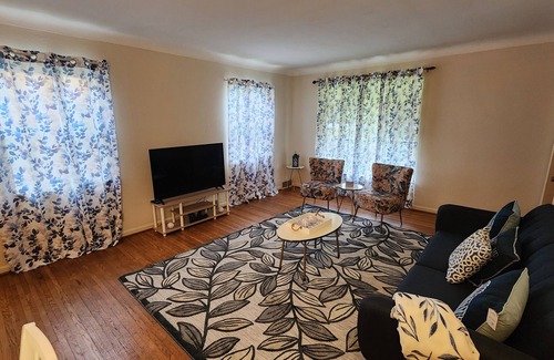 Ottawa House | Spacious 1Bed/1Bth Pets OK, Close to ProMedica, UT