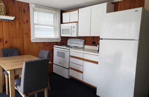 Old Orchard Beach Cabin | Spacious 1BR/2BA Cabin