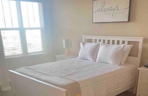Northside Apartment | Spacious 1st Floor 2BR Apartment Gated Community Gym,Pool +