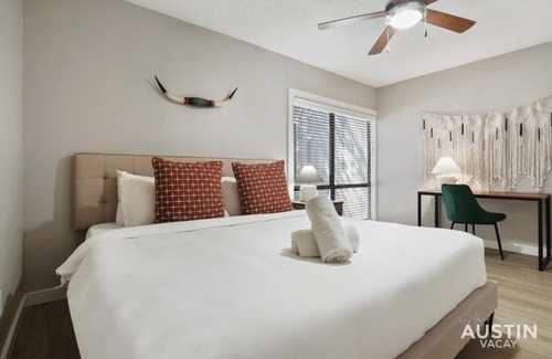 Brentwood Apartment | Spacious 2 Apt Combo Sleeps 12 Pool and Pets