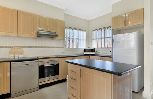 Orange Villa | Spacious 2 Bed, 2 Bath Villa| CBD Location