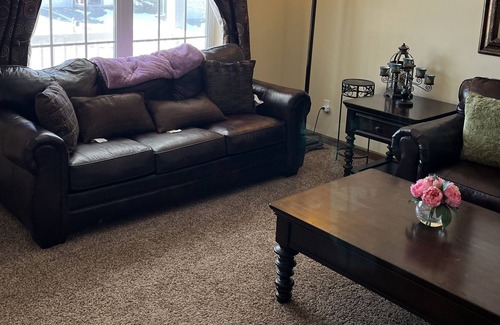 Cedar Rapids - Iowa City House | Spacious 2 bedroom 2 bath house . Quiet and friendly neighborhood