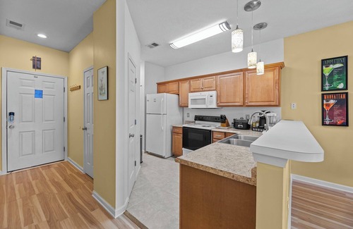 Carolina Forest Apartment | Spacious 2 Bedroom Condo with Golf Course Views! Sleeps 4 Guests! River Oaks 48-D