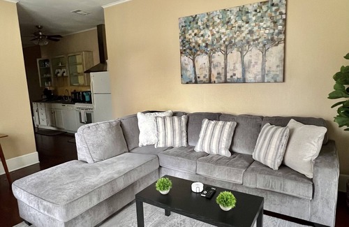 Highland Historic District Apartment | Spacious | 2 Bedrooms | Duplex