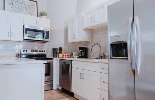 Soulard Apartment | Spacious 2-BR First-Floor Soulard Apt—Desk, Smart-Lock, Free Parking