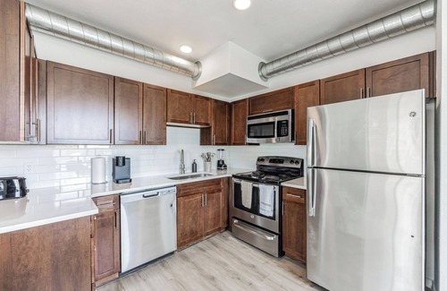 Rural North Boulder Apartment | Spacious 2 Story Apt, Gym, Garage, King Bed 208