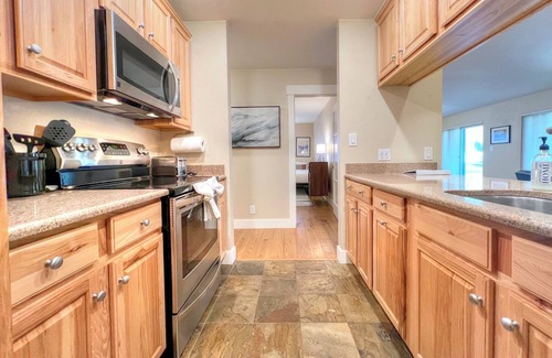 Crested Mountain Village Apartment | Spacious 2 Bdrm, Short walk to lifts! Perfect for a Family!