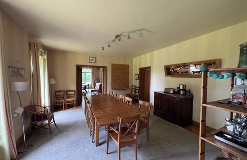 Noblat House | Spacious 20+ person house in the heart of nature