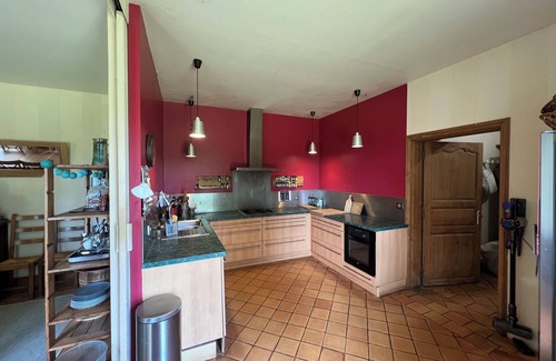 Noblat House | Spacious 20+ person house in the heart of nature