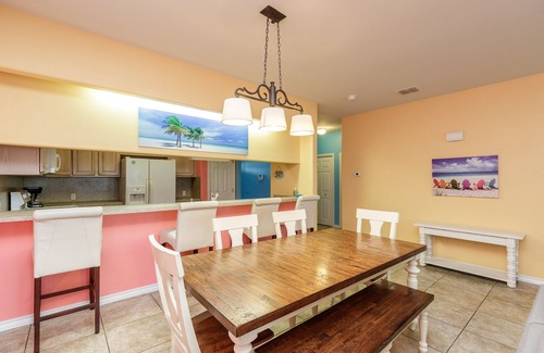 Corpus Christi Condo | Spacious 2br 2bath condo! On the canal with a boat lift!