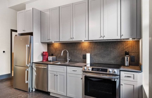 Downtown Pittsburgh Apartment | Spacious 2BR Apt-Near Everything Pittsburgh Offers