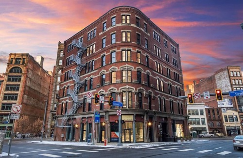 Downtown Pittsburgh Apartment | Spacious 2BR Apt-Near Everything Pittsburgh Offers