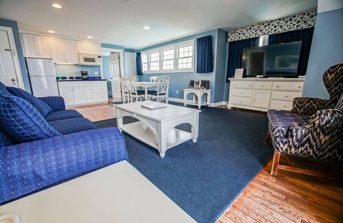 Falmouth Condo | Spacious 2BR by the Sea in Falmouth