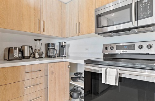 Bay Harbor Islands Apartment | Spacious 2BR, 2.5BA Apartment | Bay Harbor Islands Family-Friendly Stay