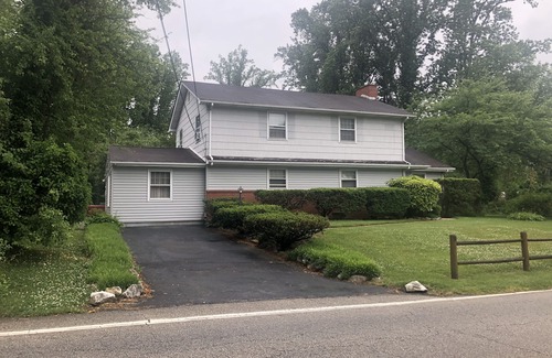 Annapolis Apartment | Spacious 2nd Floor Apartment, with its own entrance and off-street parking.