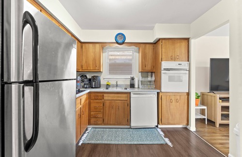 Constable Hook Apartment | Spacious 3 BDR | Near NYC, Cruise Port, Statue of Liberty | Free Parking