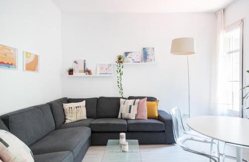 Sant Antoni Apartment | Spacious 3 bed Apt in the heart of Sant Antoni, Barcelona