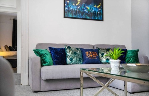 South Shields House | Spacious 3-Bed Home in South Shields, Sleeps 8