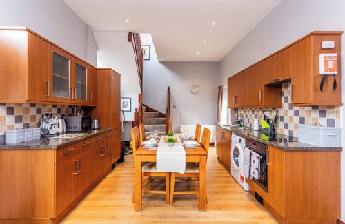 South Shields House | Spacious 3 Bedroom Home in South Shields by Beach