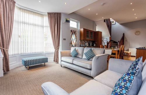 South Shields House | Spacious 3 Bedroom Home in South Shields by Beach