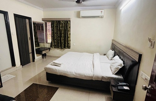 Visakhapatnam Apartment | Spacious 3-bedroom apartment with AC, WiFi in brilliant Visakhapatnam