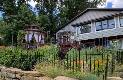 Whitewood Apartment | Spacious 3 Bedroom 2 Bathroom Apt. In the ❤ of the Black Hills
