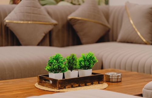 Chhatarpur Apartment | Spacious 3-bedroom apartment in vibrant New Delhi with WiFi, AC