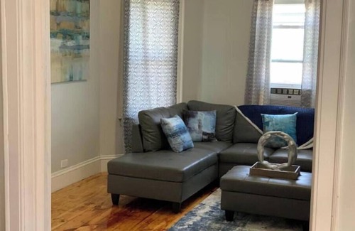 Union HIll Apartment | Spacious 3-bedroom apartment/close to Downtown Worcester/universities/AC