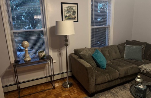 Constable Hook Apartment | Spacious 3-bedroom apartment with WiFi, AC, in charming ideally located Bayonne.