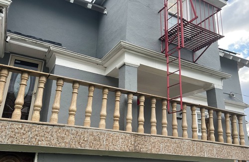 Queens Apartment | Spacious 3-bedroom apartment with AC, WiFi in charming Queens