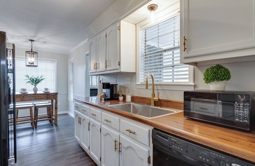 Southaven House | Spacious 3-bedroom house in the heart of Southaven! Close to everything.